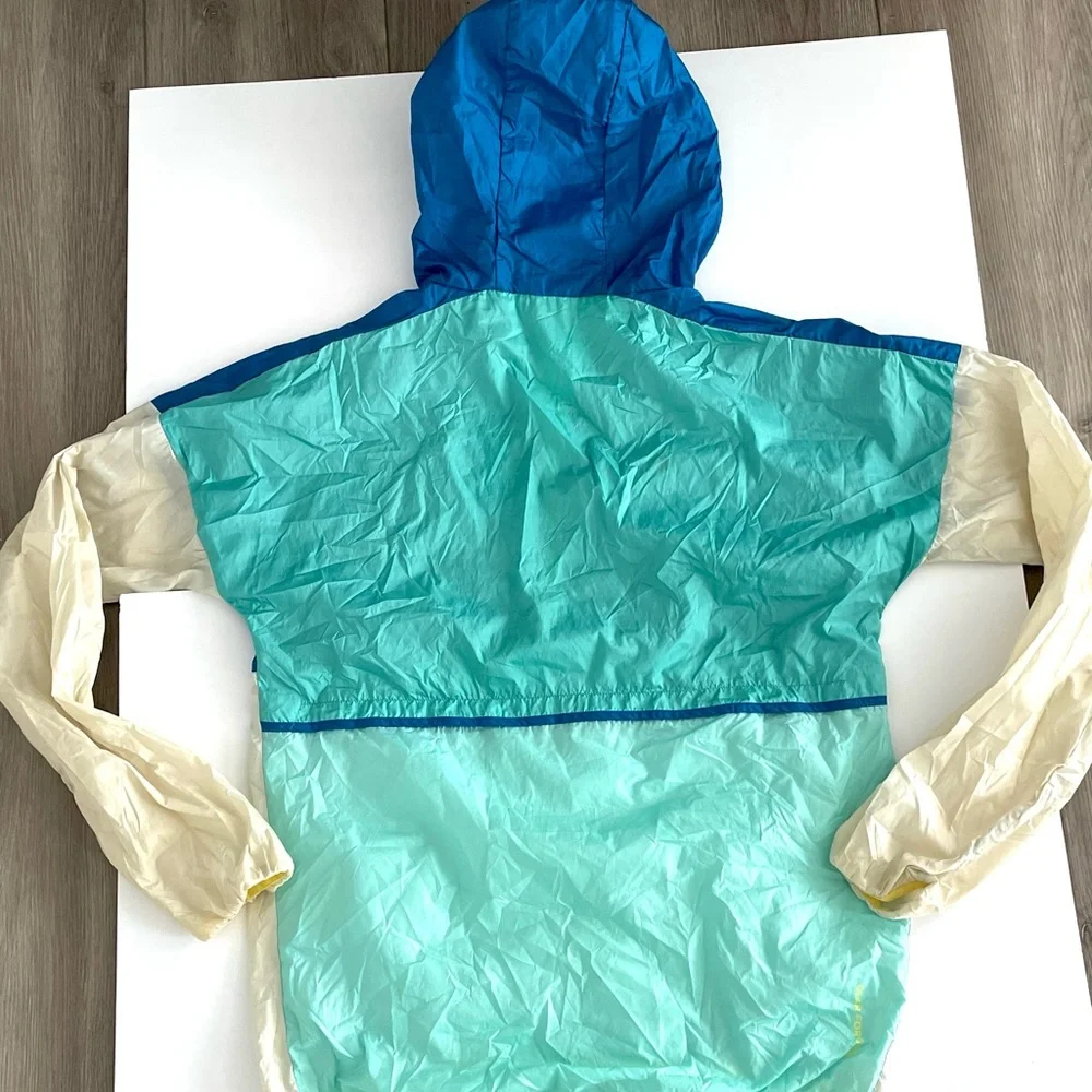 Cotopaxi Women's Utility Jacket in Light Blue and Teal - Picture 4 of 6